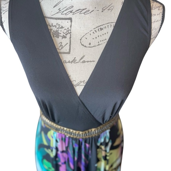 Vibrant Sleeveless Maxi Dress - Picture 5 of 7